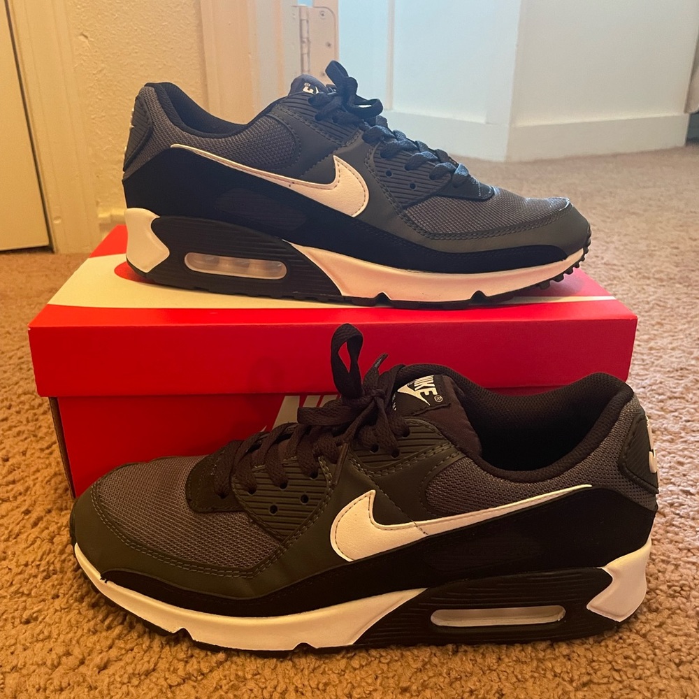 Nike Air Max 90 mens size 11